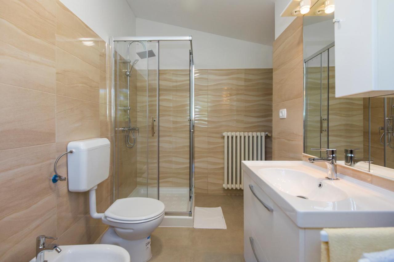 Apartman Ana ラビン エクステリア 写真