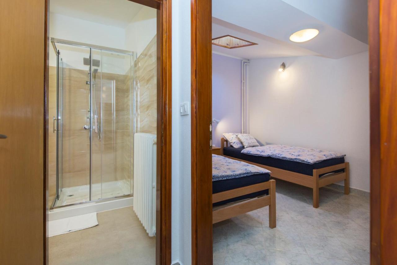 Apartman Ana ラビン エクステリア 写真